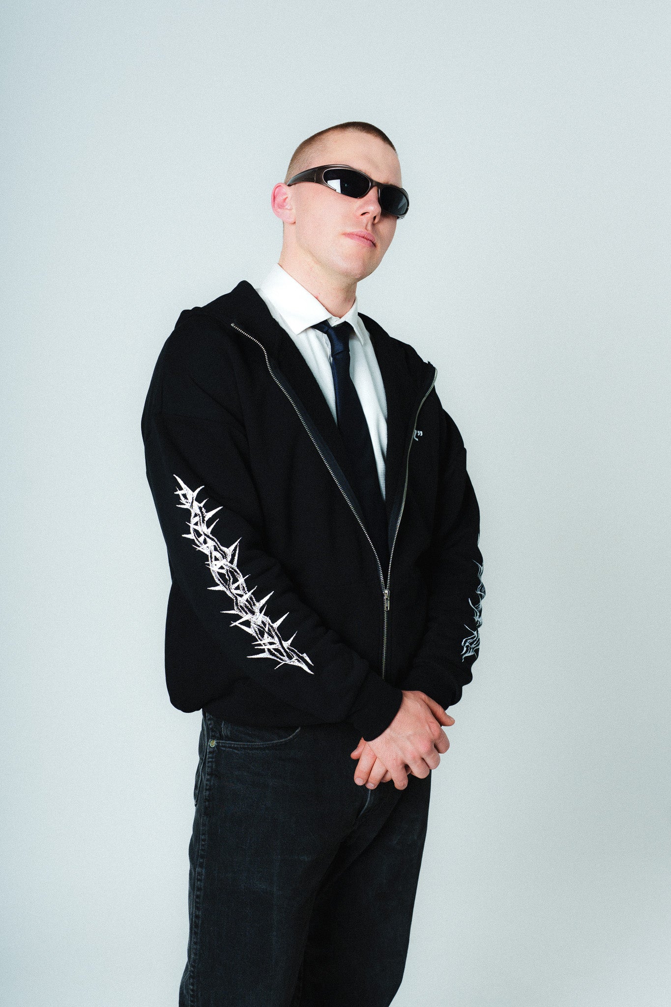 "VINE" BLACK ZIP HOODIE