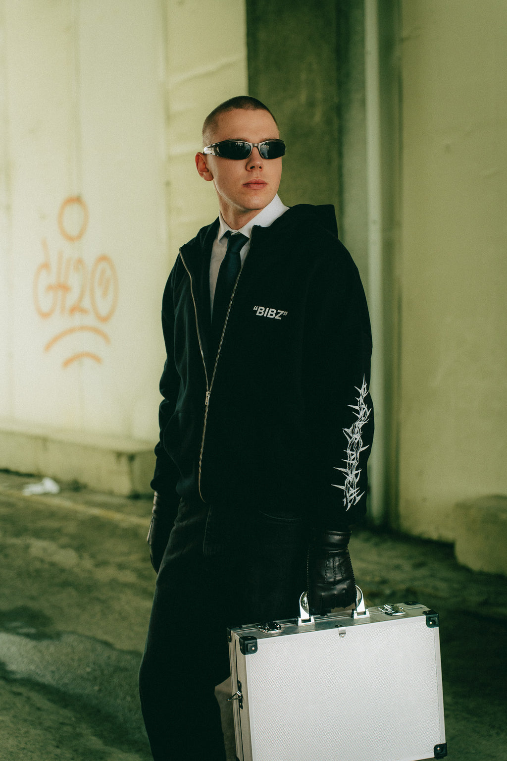 "VINE" BLACK ZIP HOODIE