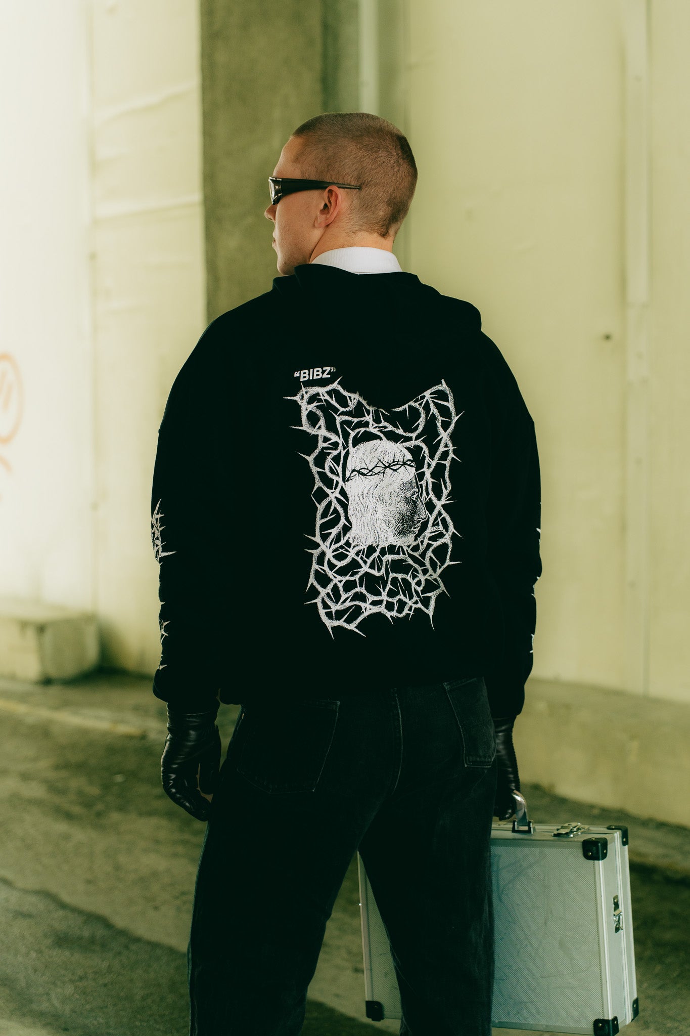 "VINE" BLACK ZIP HOODIE
