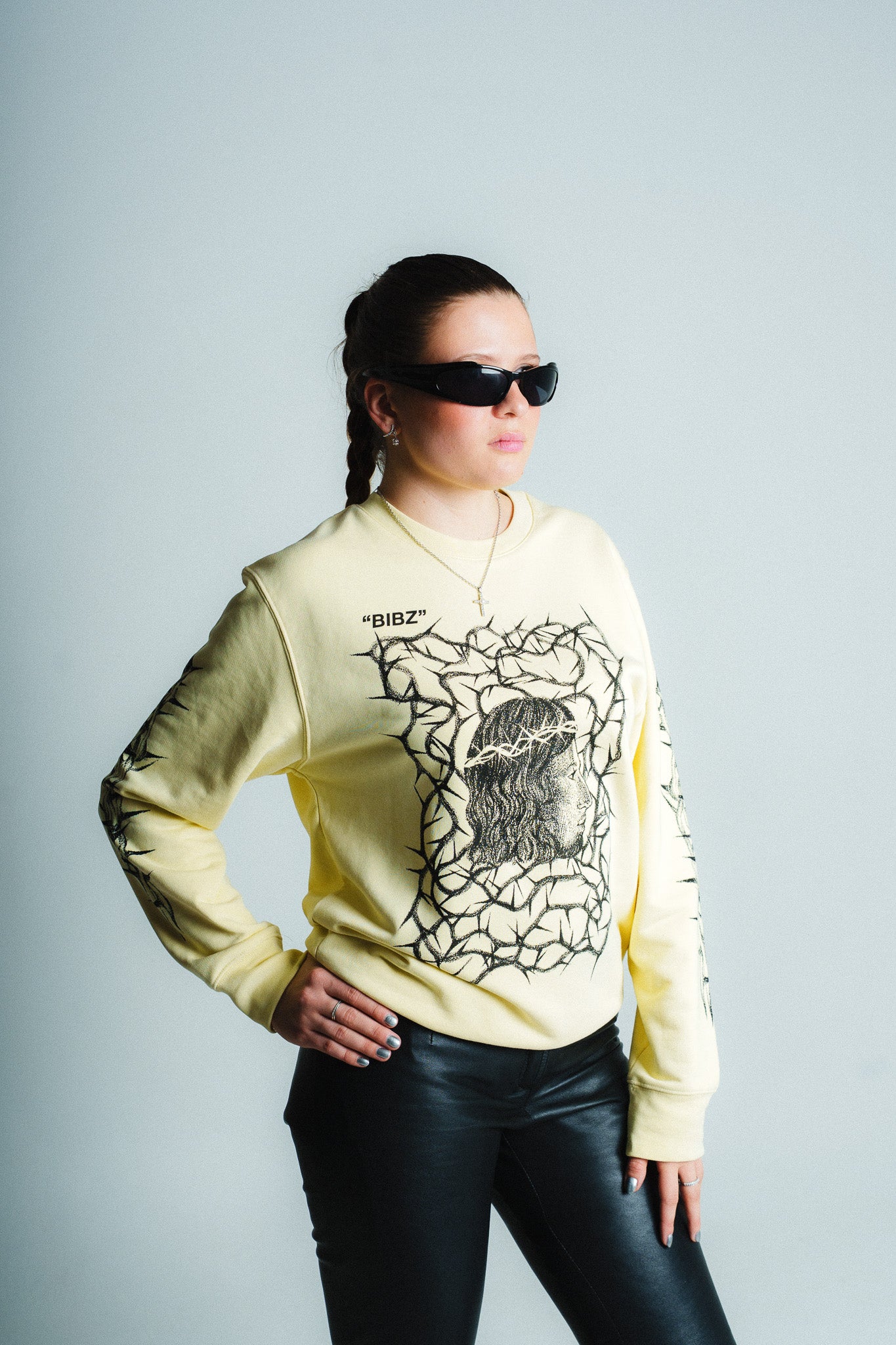 "VINE" BUTTER CREWNECK