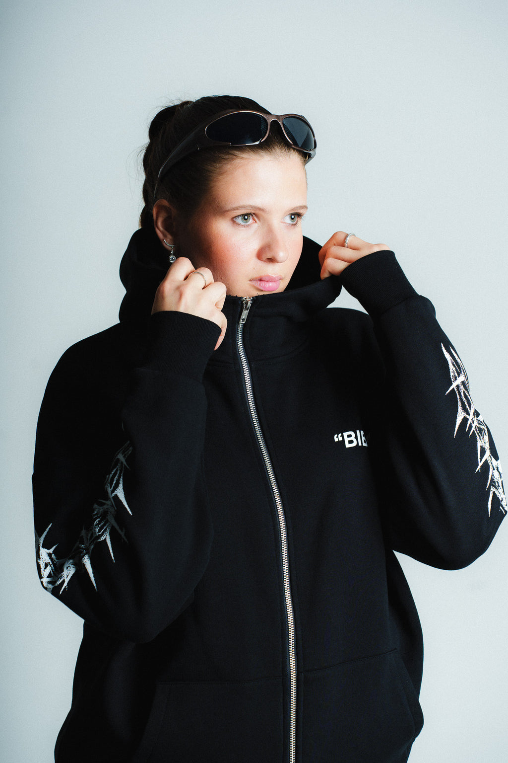 "VINE" BLACK ZIP HOODIE
