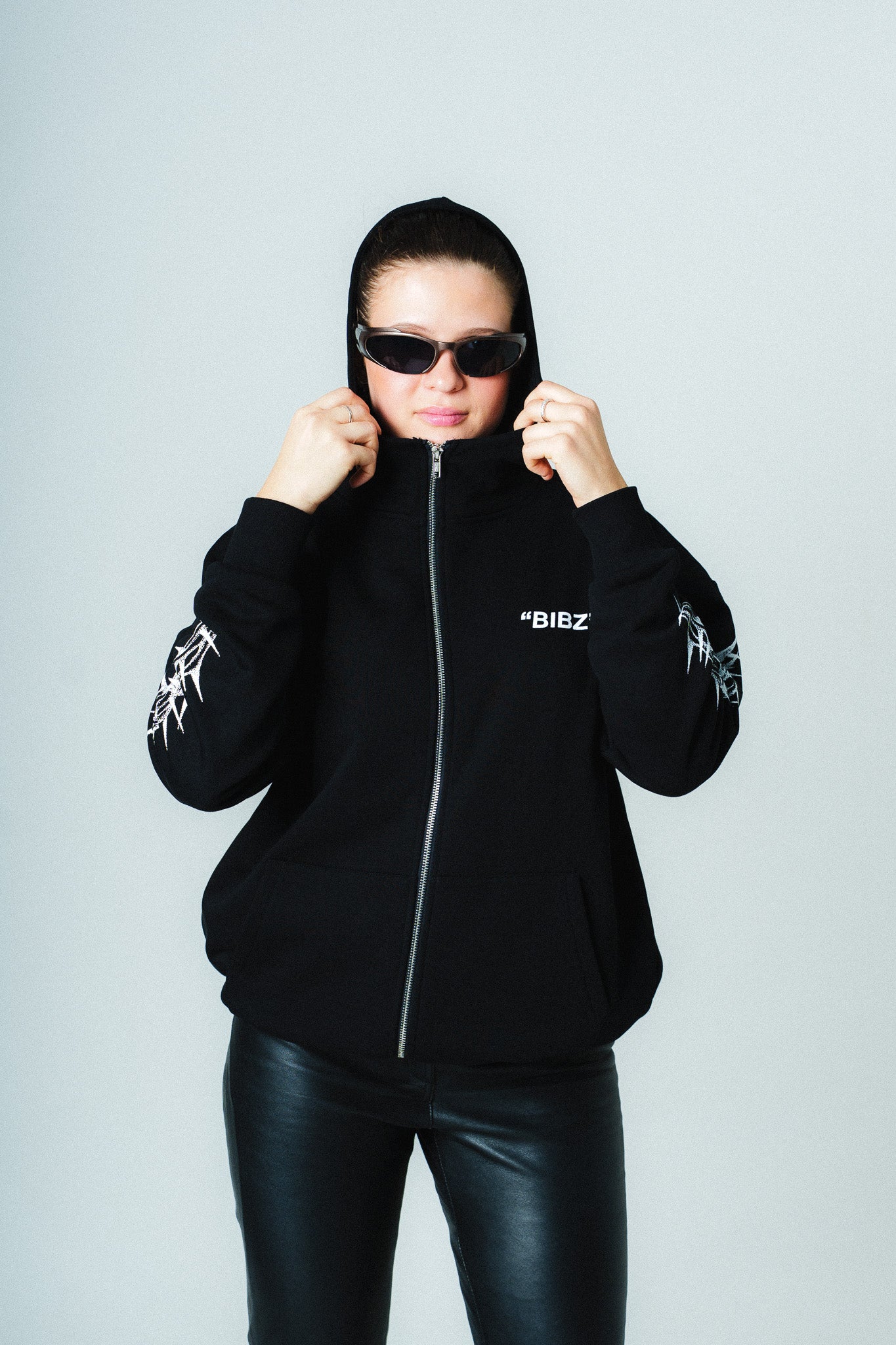 "VINE" BLACK ZIP HOODIE